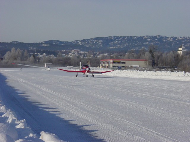 LN-DFK og LN-GCJ