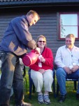 14/6: Susan McAllister prver high octane beer fra Os