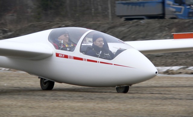 Oppflyging, Roger Skoglund foran med IK1 Tore Bjrnstad bak