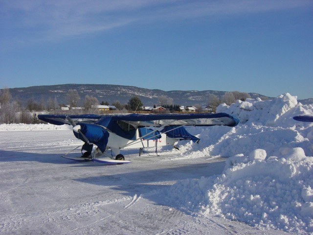 LN-UXC med ski p Hokksund