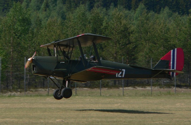 Tiger Moth LN-MAX