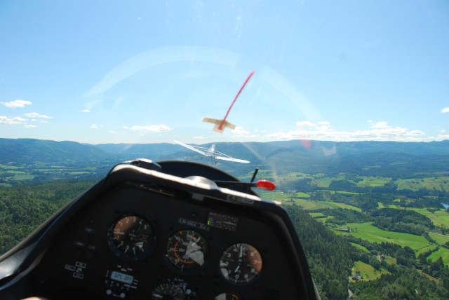 Overflyging ifbm. Jan Herbros begravelse